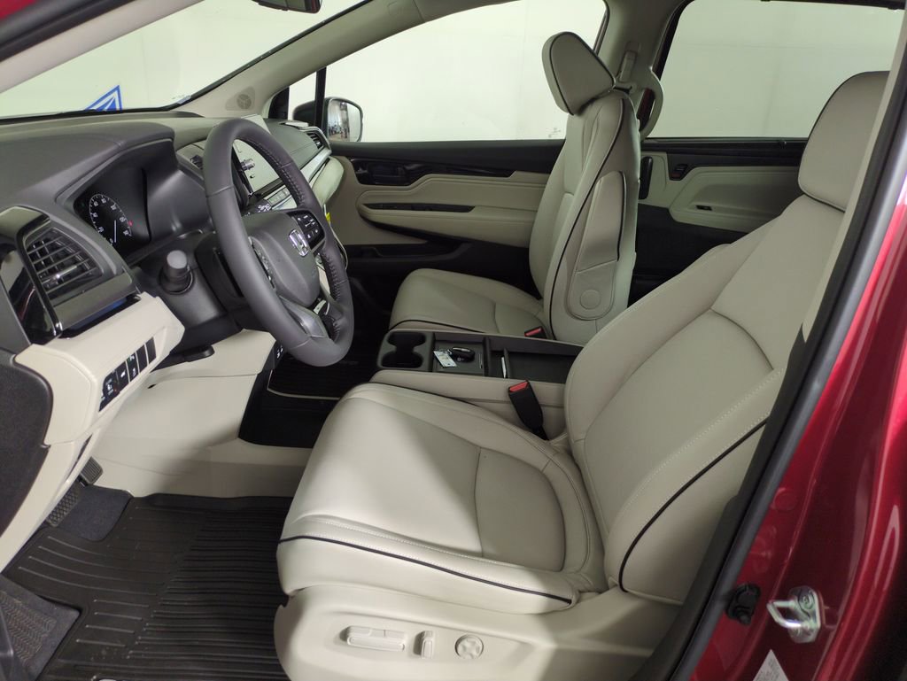 New 2026 Honda Odyssey Touring image 9