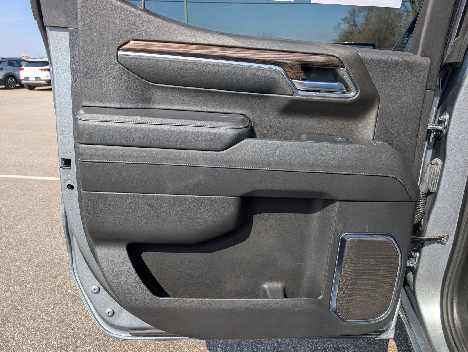 Used 2024 Chevrolet Silverado 1500 LT image 25