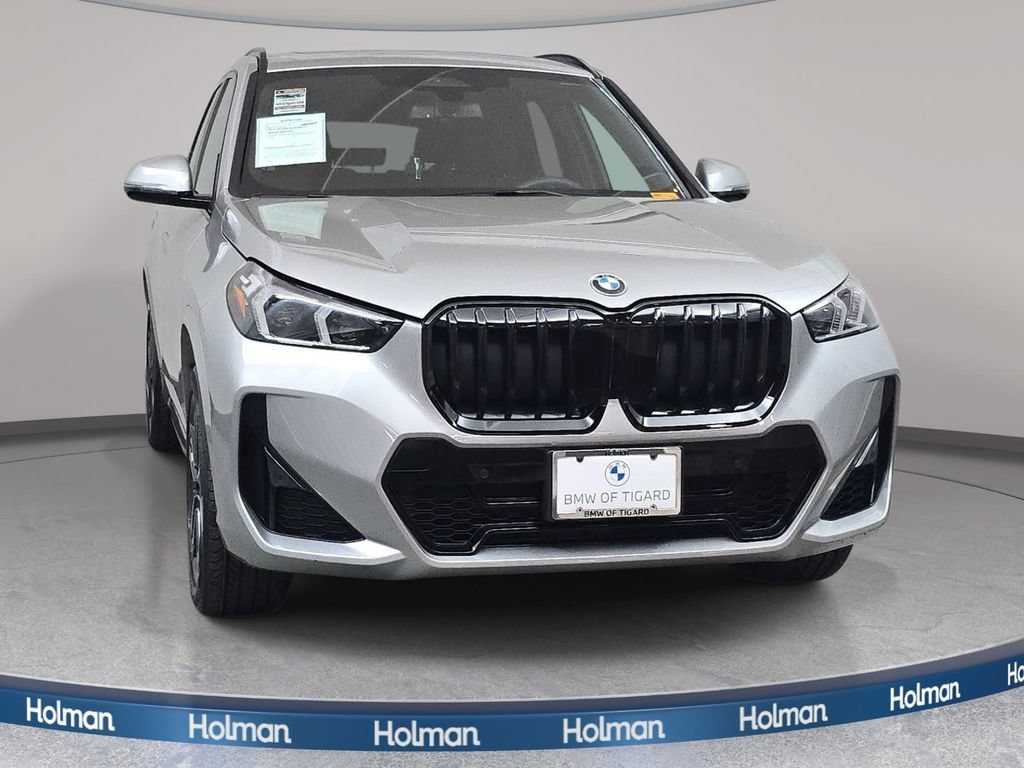 Used 2026 BMW X1 xDrive28i w/ M Sport Package AWD/4WD image 3