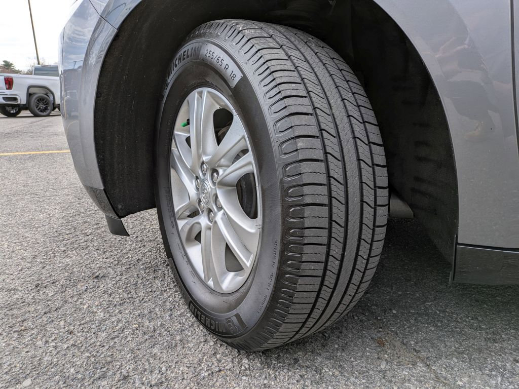 Certified 2021 Buick Enclave Essence w/ Sound and Sites Package image 36