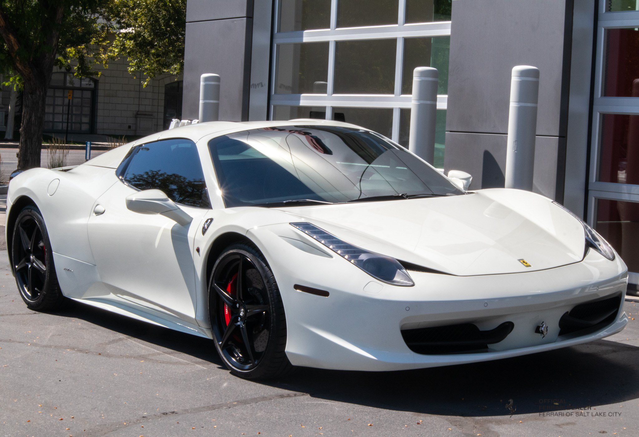 Used 2013 Ferrari 458 Spider RWD image 9