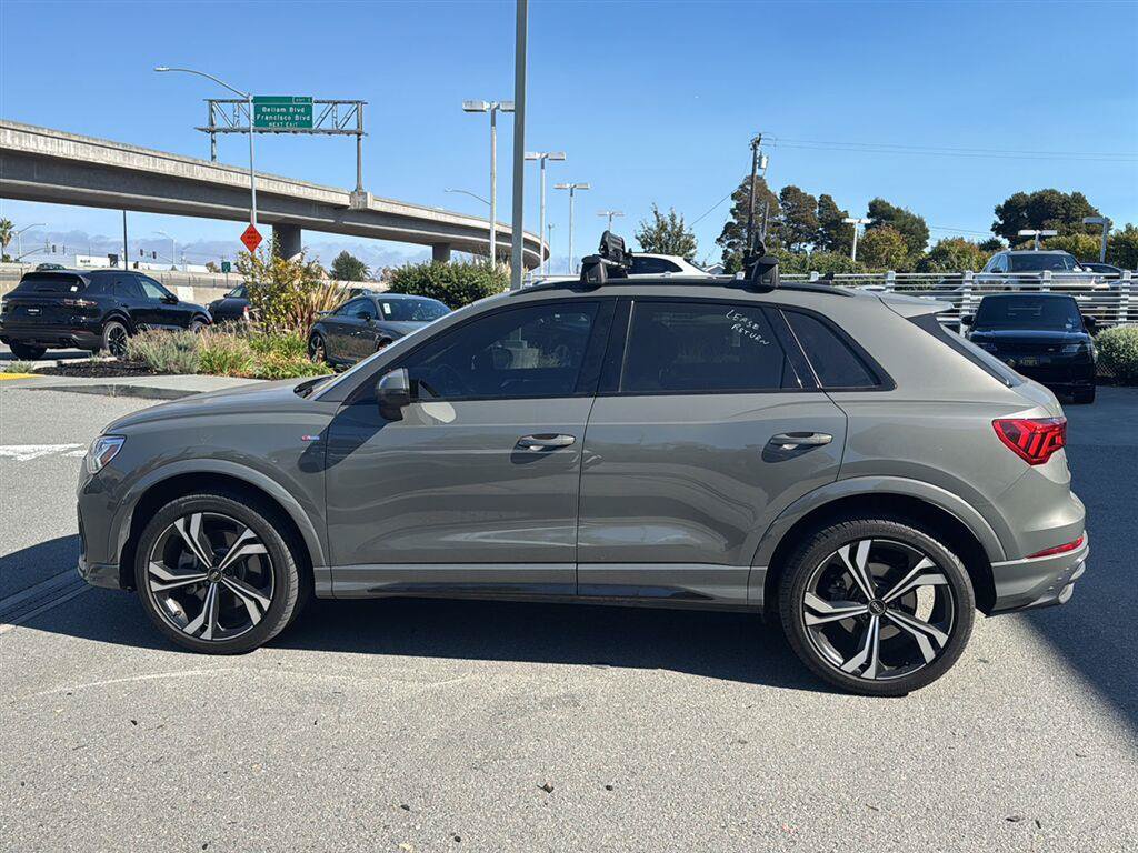 Used 2023 Audi Q3 2.0T Premium Plus w/ Premium Plus Package AWD/4WD image 9