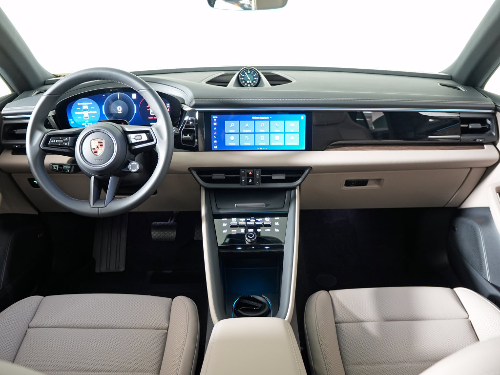 Certified 2026 Porsche Macan 4 Electric AWD/4WD image 20