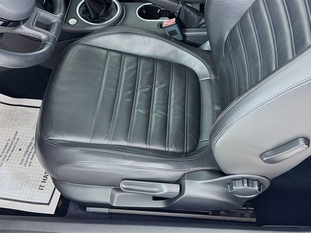 Used 2012 Volkswagen Beetle 2.0T FWD image 19