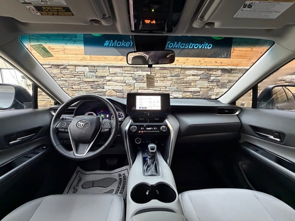 Used 2023 Toyota Venza LE image 16