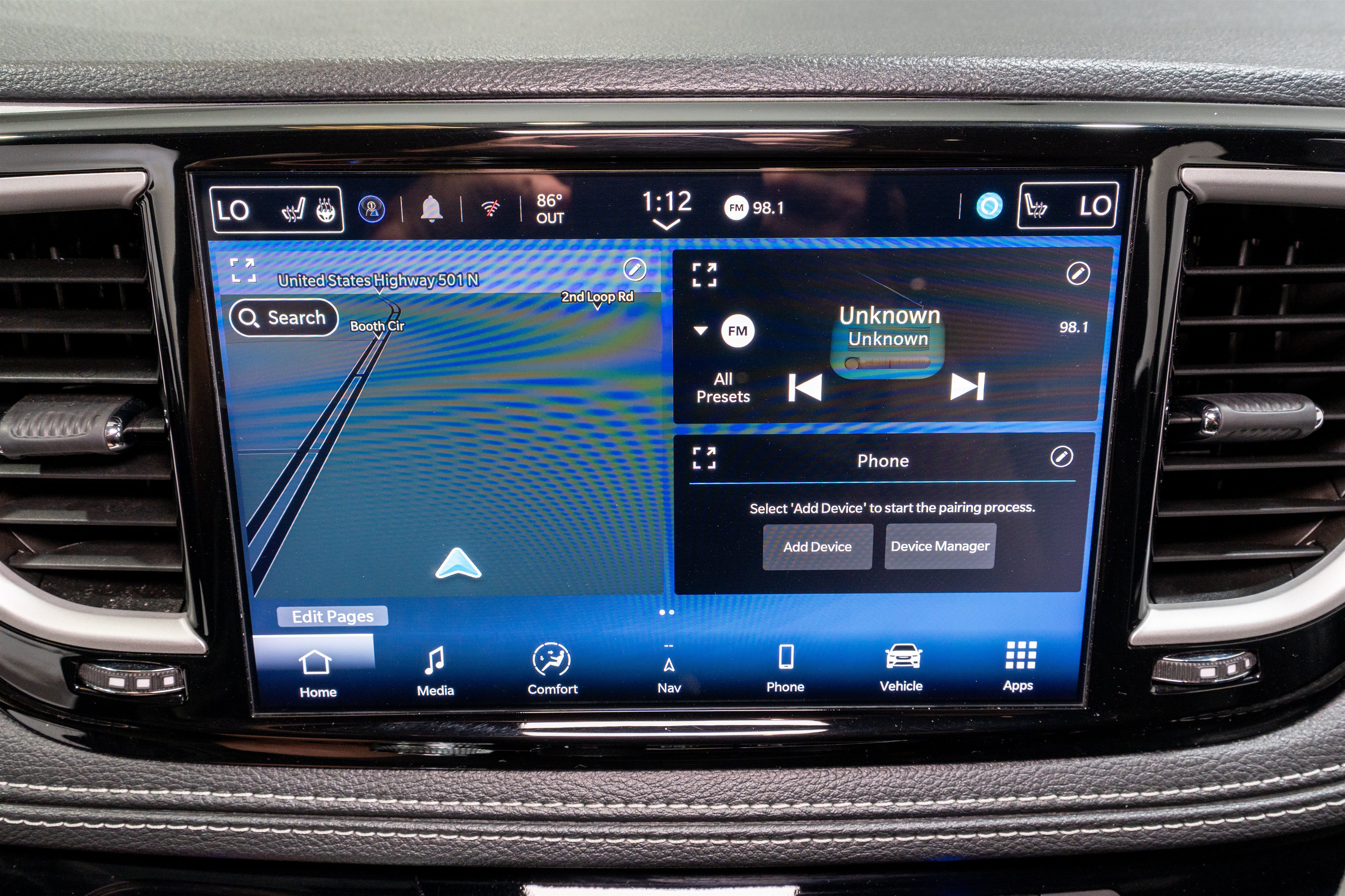 Used 2024 Chrysler Pacifica Limited FWD image 18