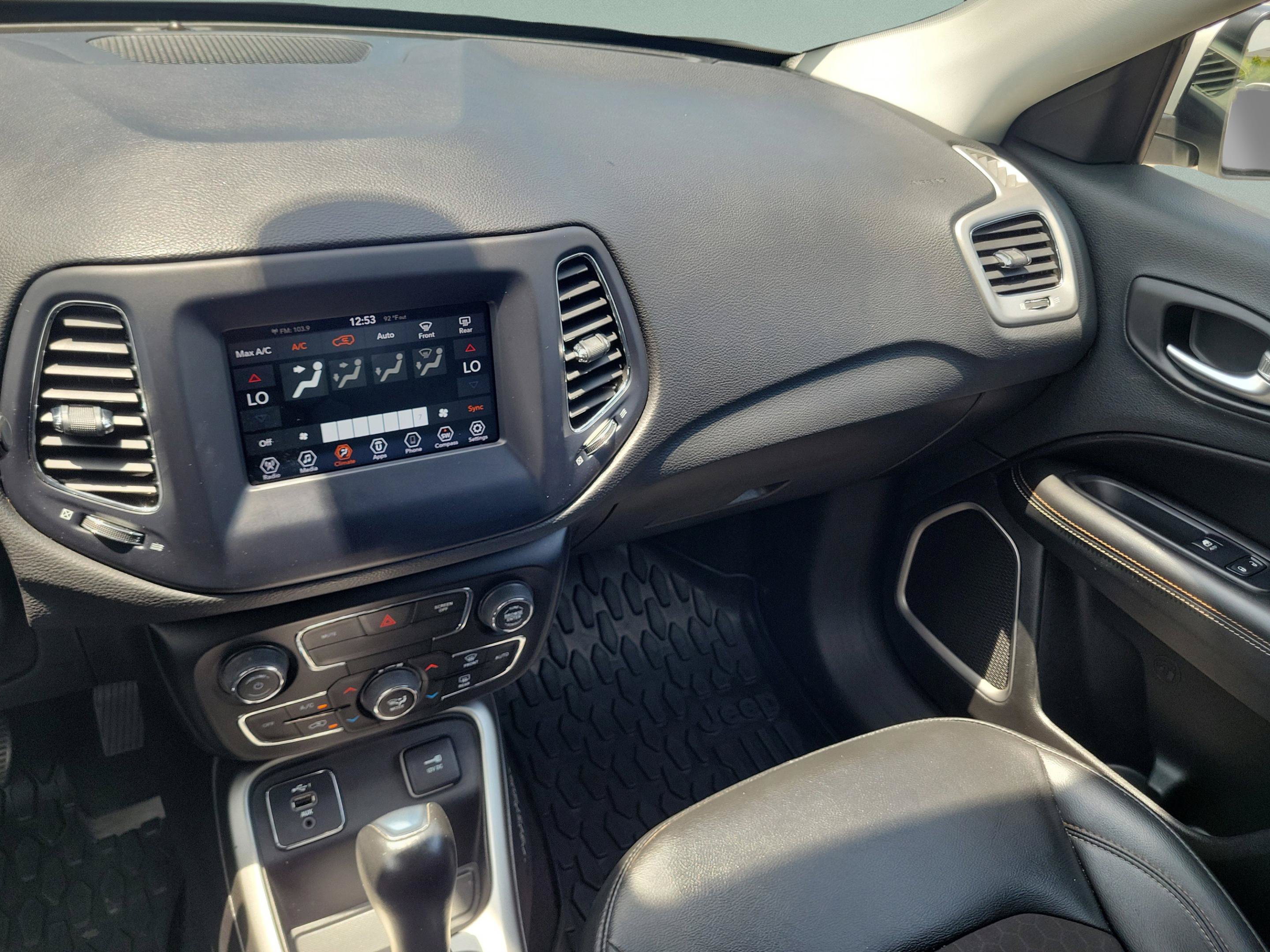 Used 2021 Jeep Compass Latitude FWD image 16