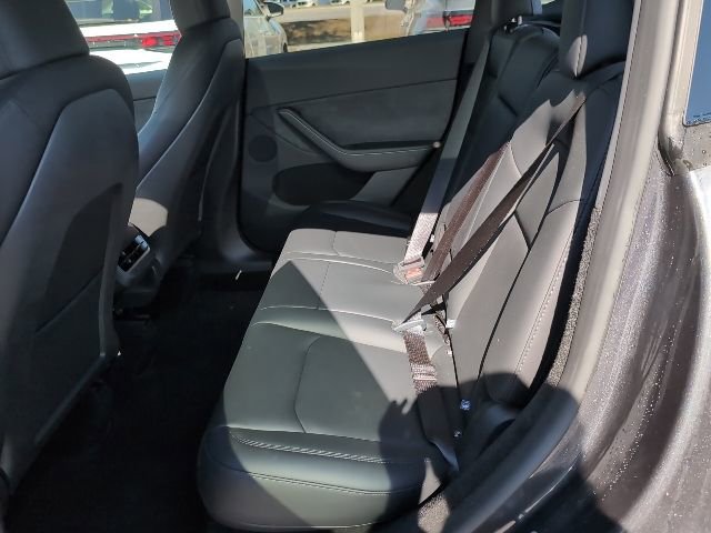 Used 2025 Tesla Model Y Long Range image 19