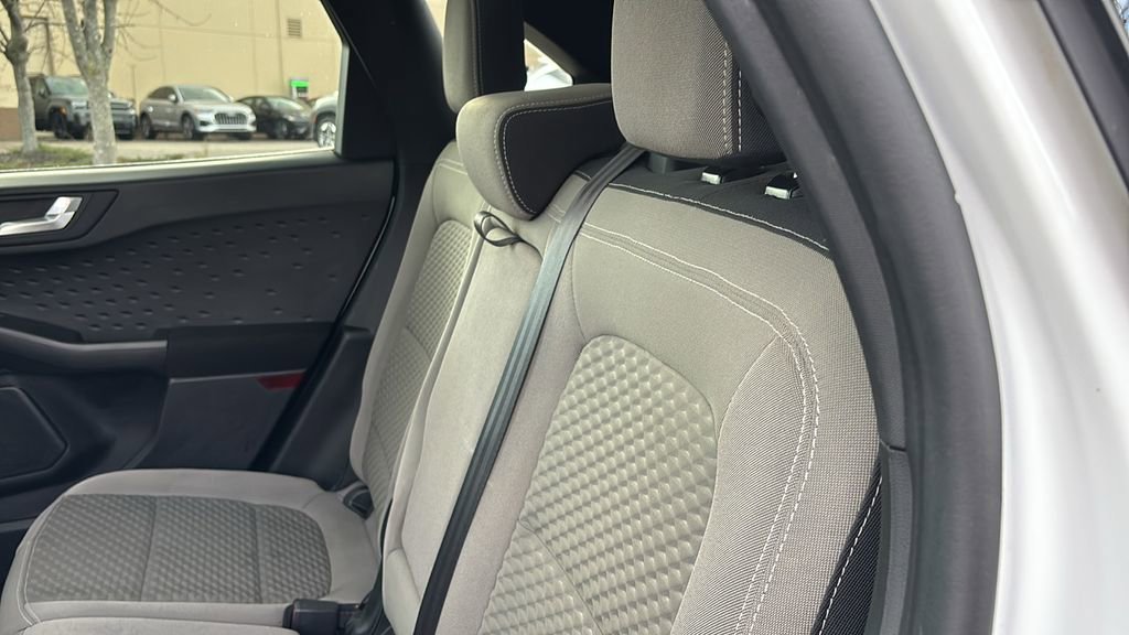 Used 2020 Ford Escape SE image 31