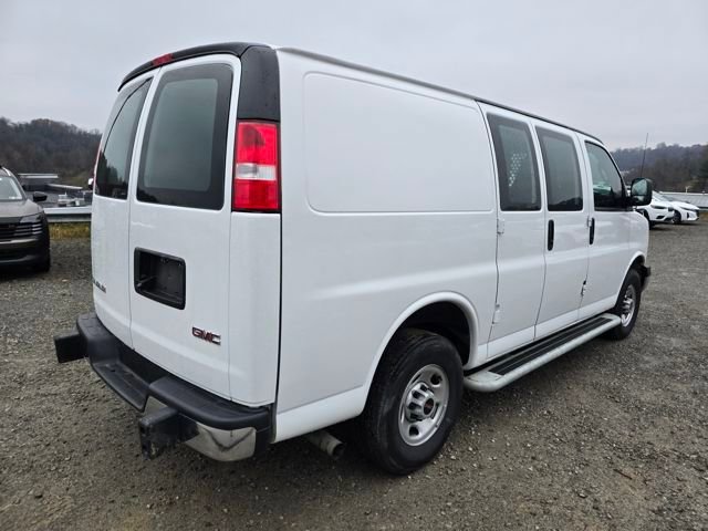 Used 2024 GMC Savana 2500 w/ Driver Convenience Package image 5
