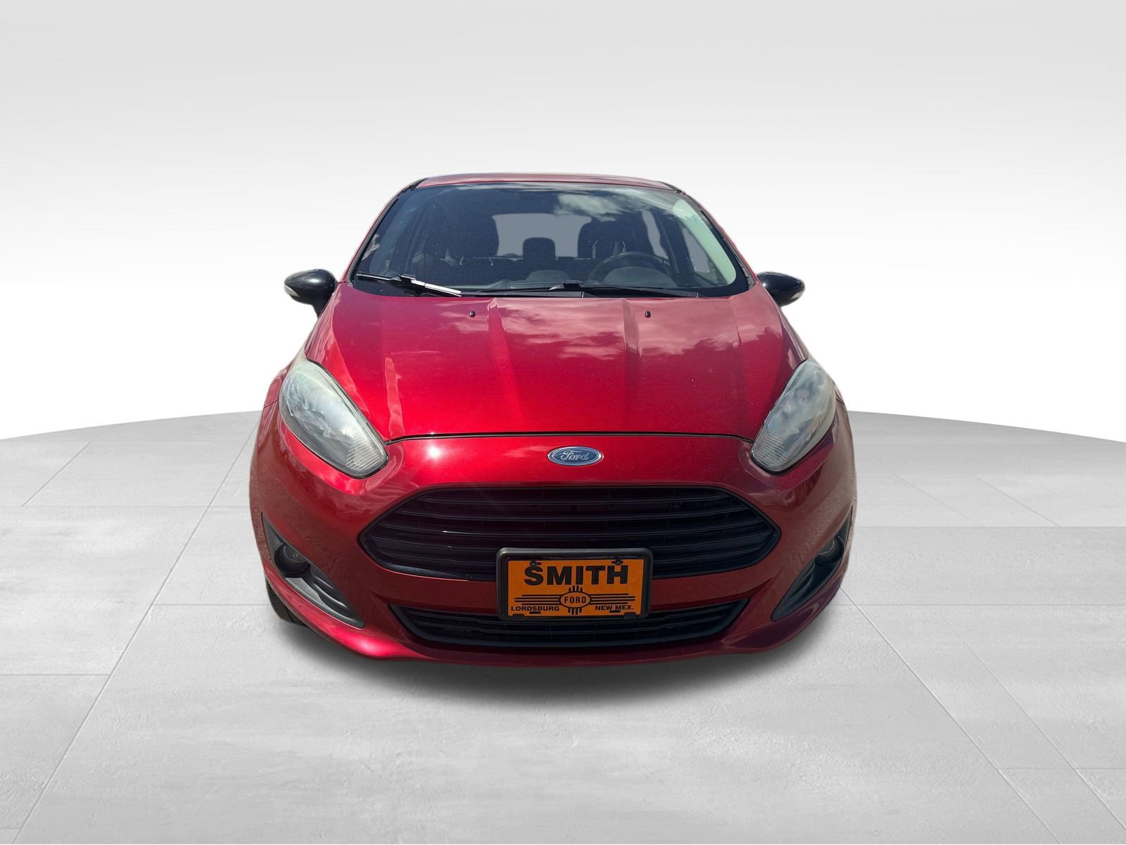 Used 2016 Ford Fiesta SE w/ SE Black Package FWD image 2