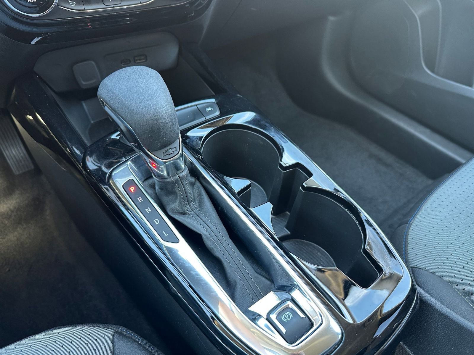 Used 2025 Chevrolet Trax LT w/ LT Convenience Package image 40