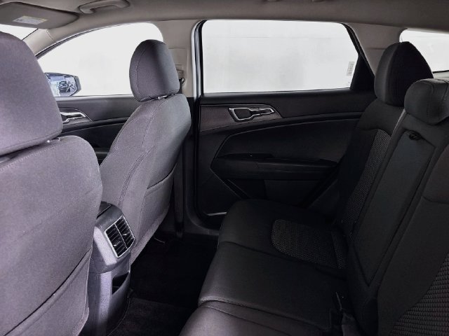 Used 2024 Kia Sportage LX FWD image 21