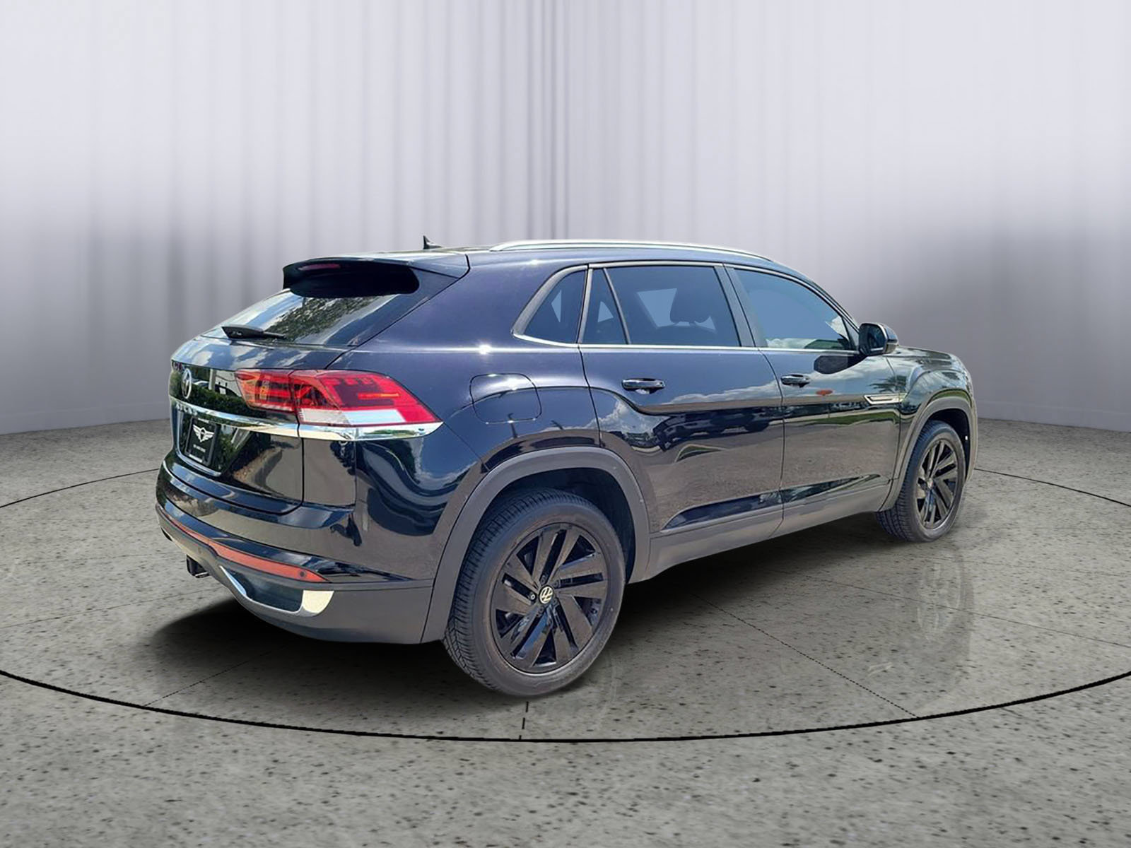 Used 2023 Volkswagen Atlas Cross Sport SE w/ Black Wheel Package FWD image 2