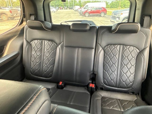 Used 2023 Jeep Grand Wagoneer Series III w/ Rear Seat Video Group 1 AWD/4WD image 11