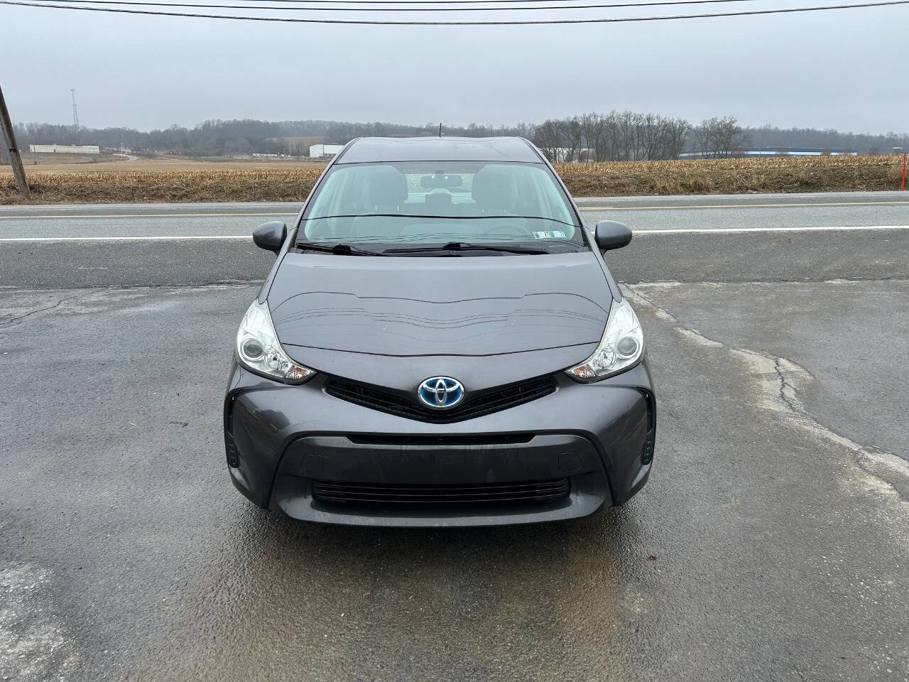 Used 2017 Toyota Prius V Two w/ Carpet Mat Package image 5