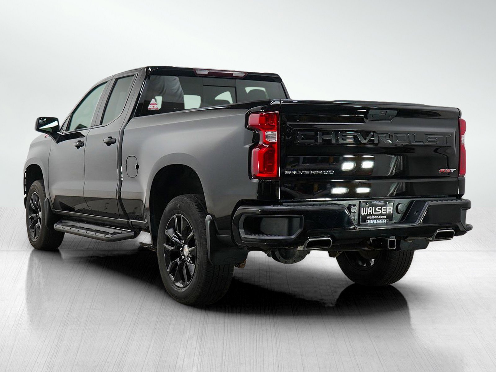Used 2020 Chevrolet Silverado 1500 RST AWD/4WD image 3