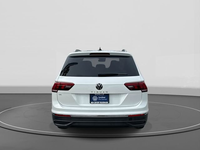 Certified 2023 Volkswagen Tiguan SE image 4