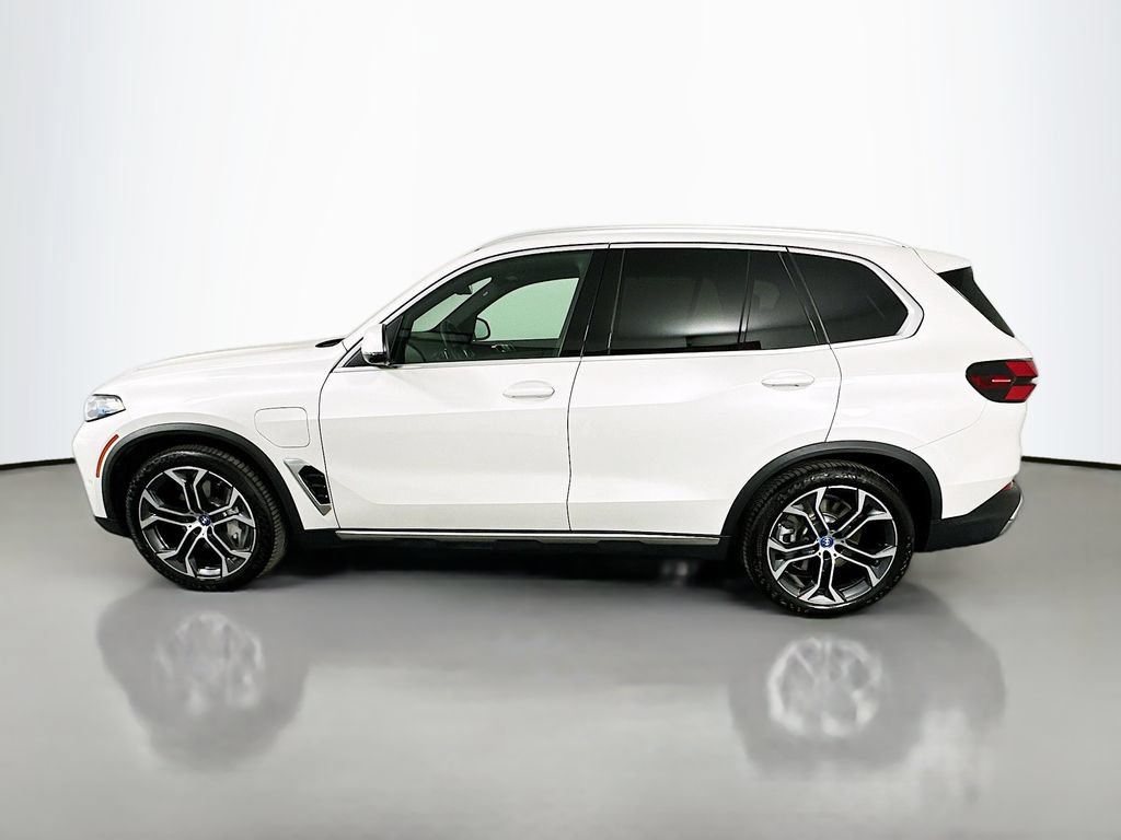 Used 2025 BMW X5 xDrive50e w/ Executive Package AWD/4WD image 8
