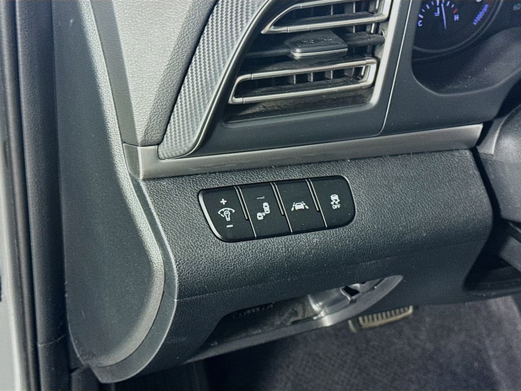 Used 2020 Hyundai Elantra Limited w/ Ultimate Package 03 image 11