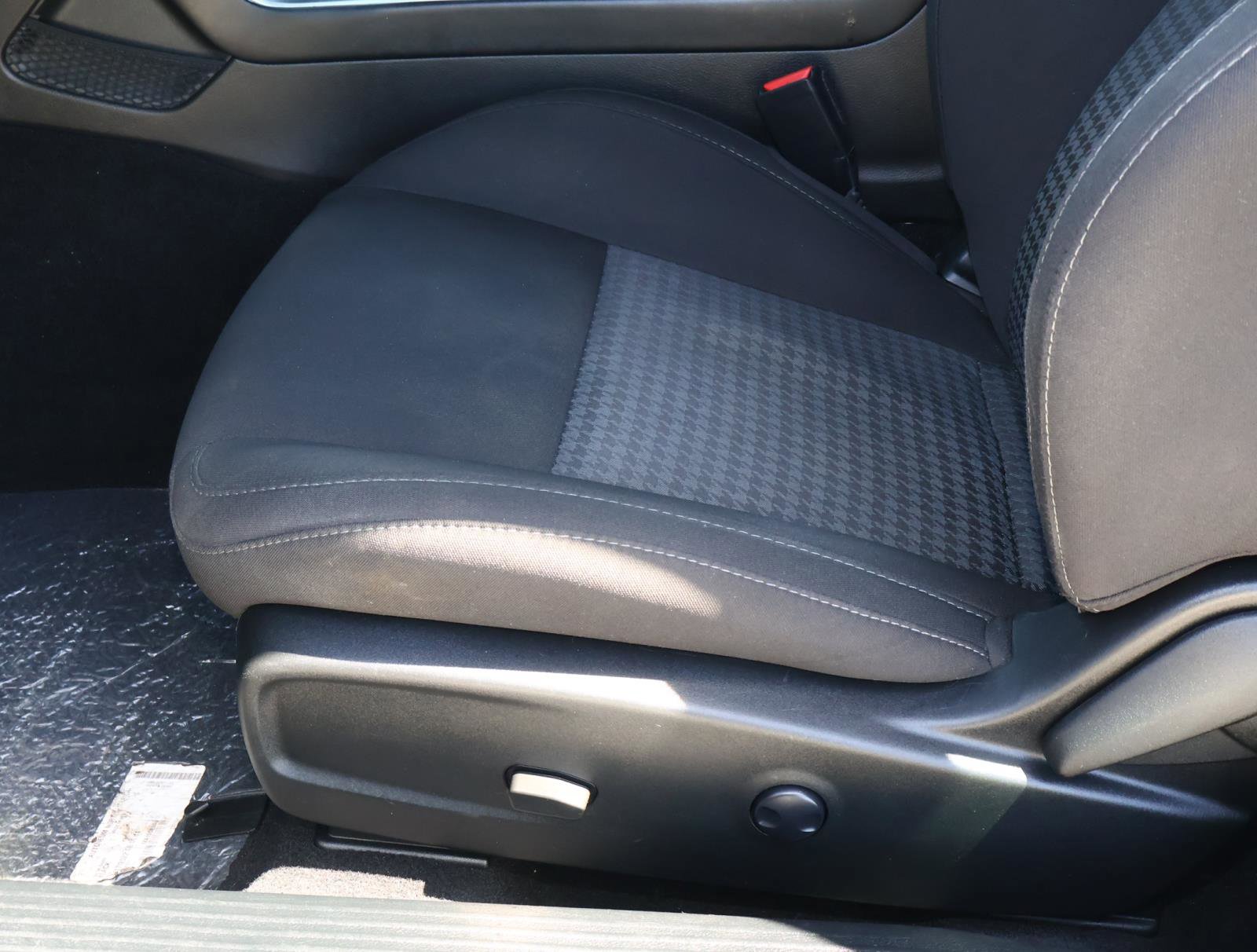 Used 2022 Dodge Challenger R/T w/ Blacktop Package image 11