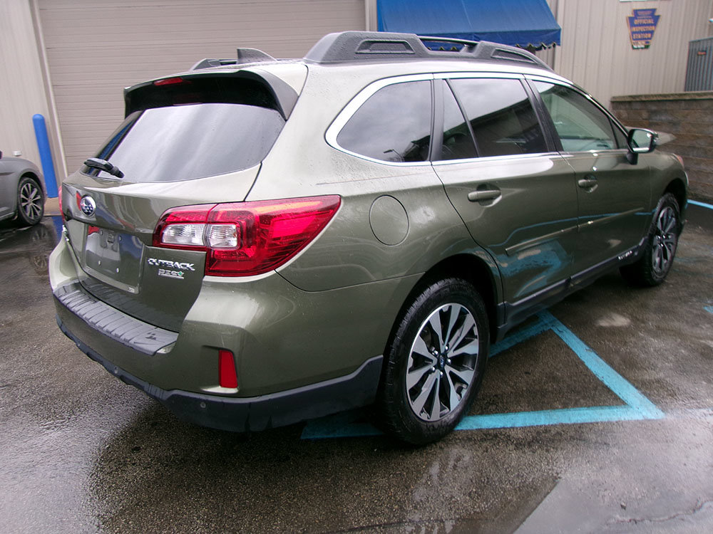 Used 2017 Subaru Outback 2.5i Limited AWD/4WD image 8