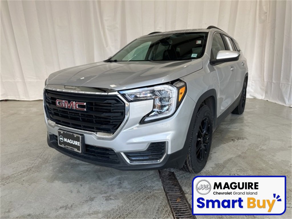 Used 2022 GMC Terrain SLE w/ Driver Convenience Package image 1