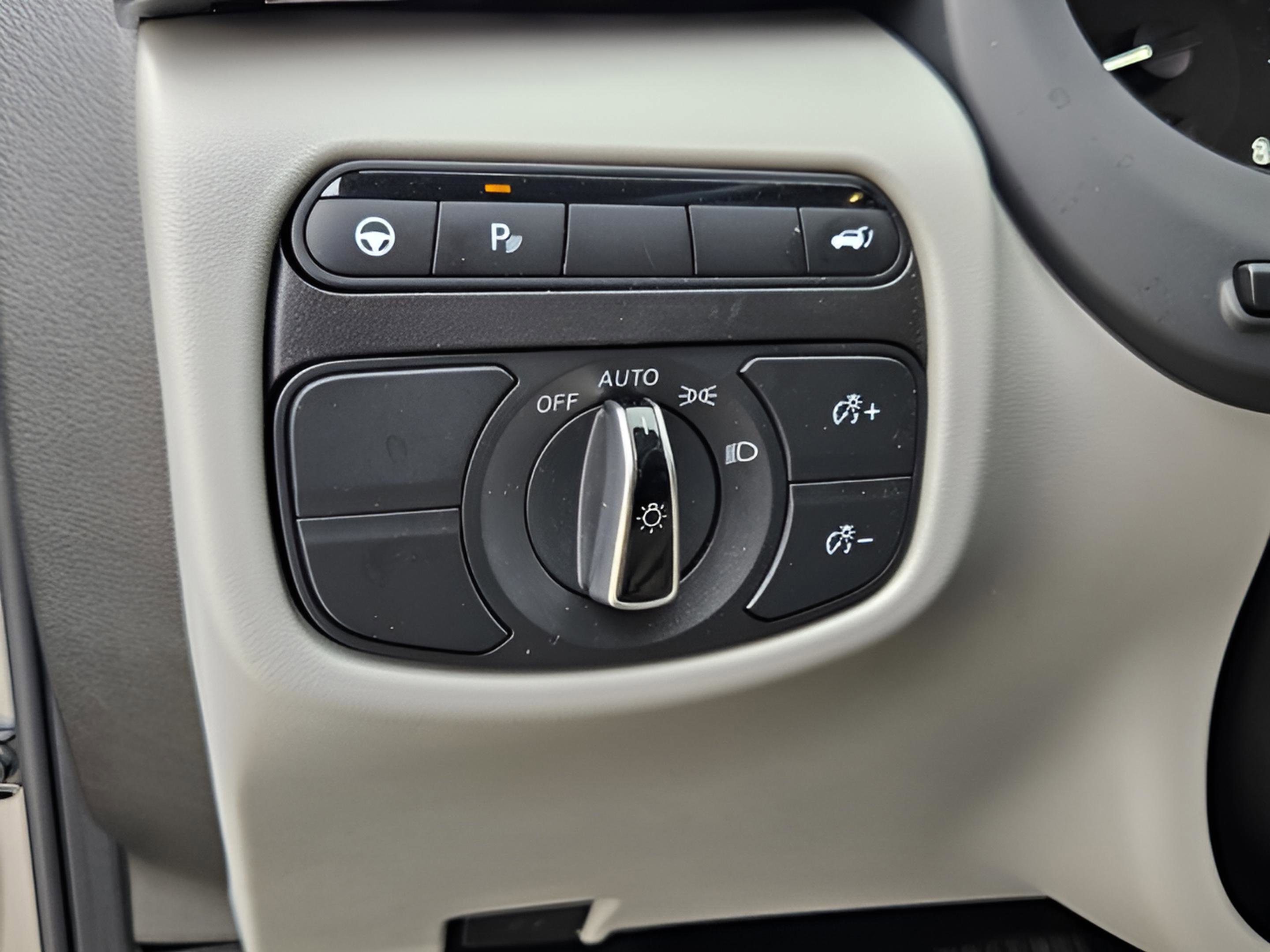 Certified 2025 INFINITI QX50 Luxe image 28