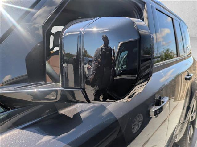 Used 2024 Land Rover Defender 110 X-Dynamic SE AWD/4WD image 6