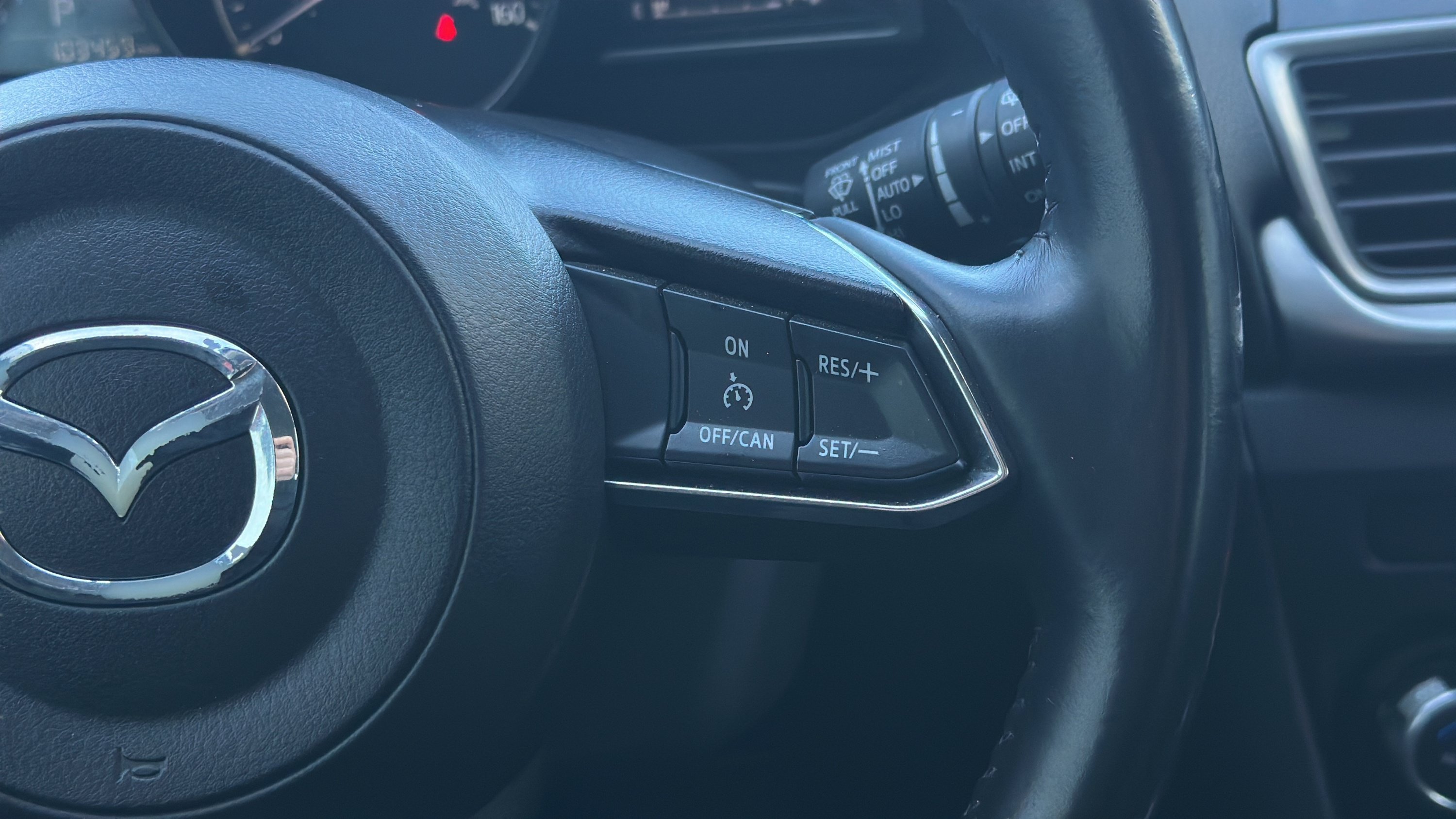 Used 2018 MAZDA MAZDA3 Touring FWD image 12