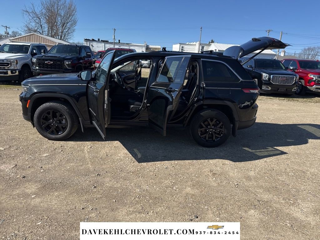 Used 2022 Jeep Grand Cherokee Limited w/ Trailer Tow Prep Group (B) image 30