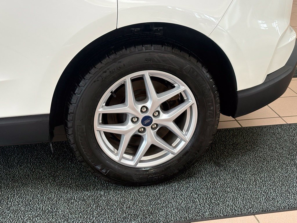 Used 2023 Ford Edge SEL AWD/4WD image 10