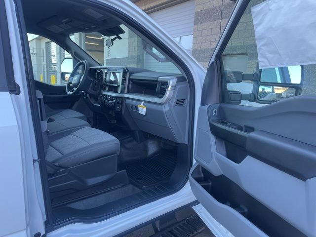 New 2026 Ford F550 4x4 Supercab Super Duty image 11