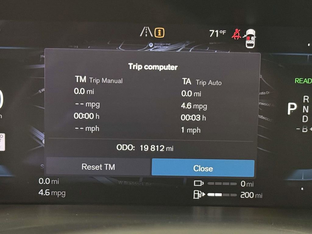 Used 2023 Volvo XC60 T8 Plus w/ Climate Package image 5