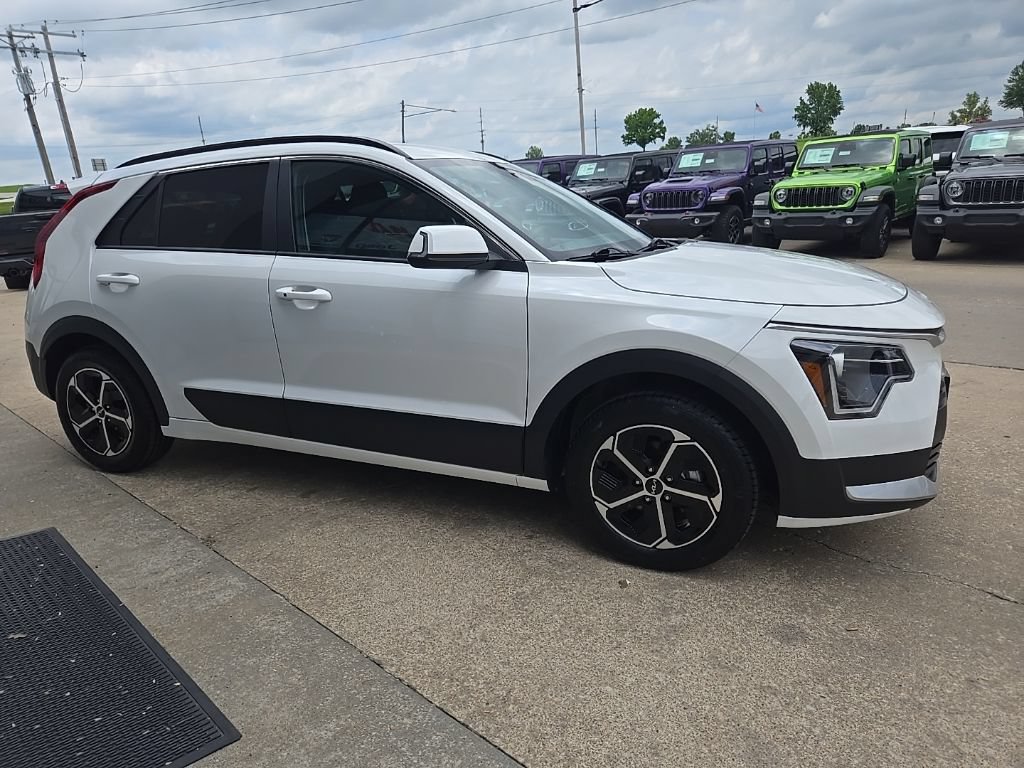 Used 2024 Kia Niro EX FWD image 13
