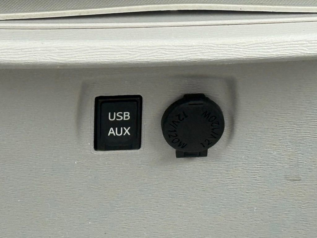 Used 2013 Toyota Sienna XLE image 24