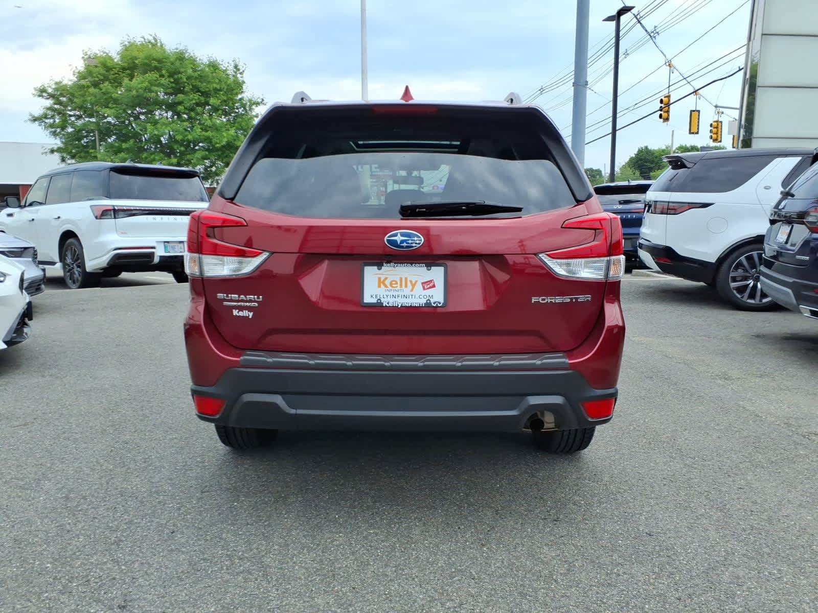 Used 2022 Subaru Forester Premium AWD/4WD image 6