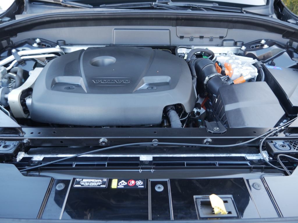 Used 2023 Volvo XC60 T8 Ultimate w/ Climate Package image 10