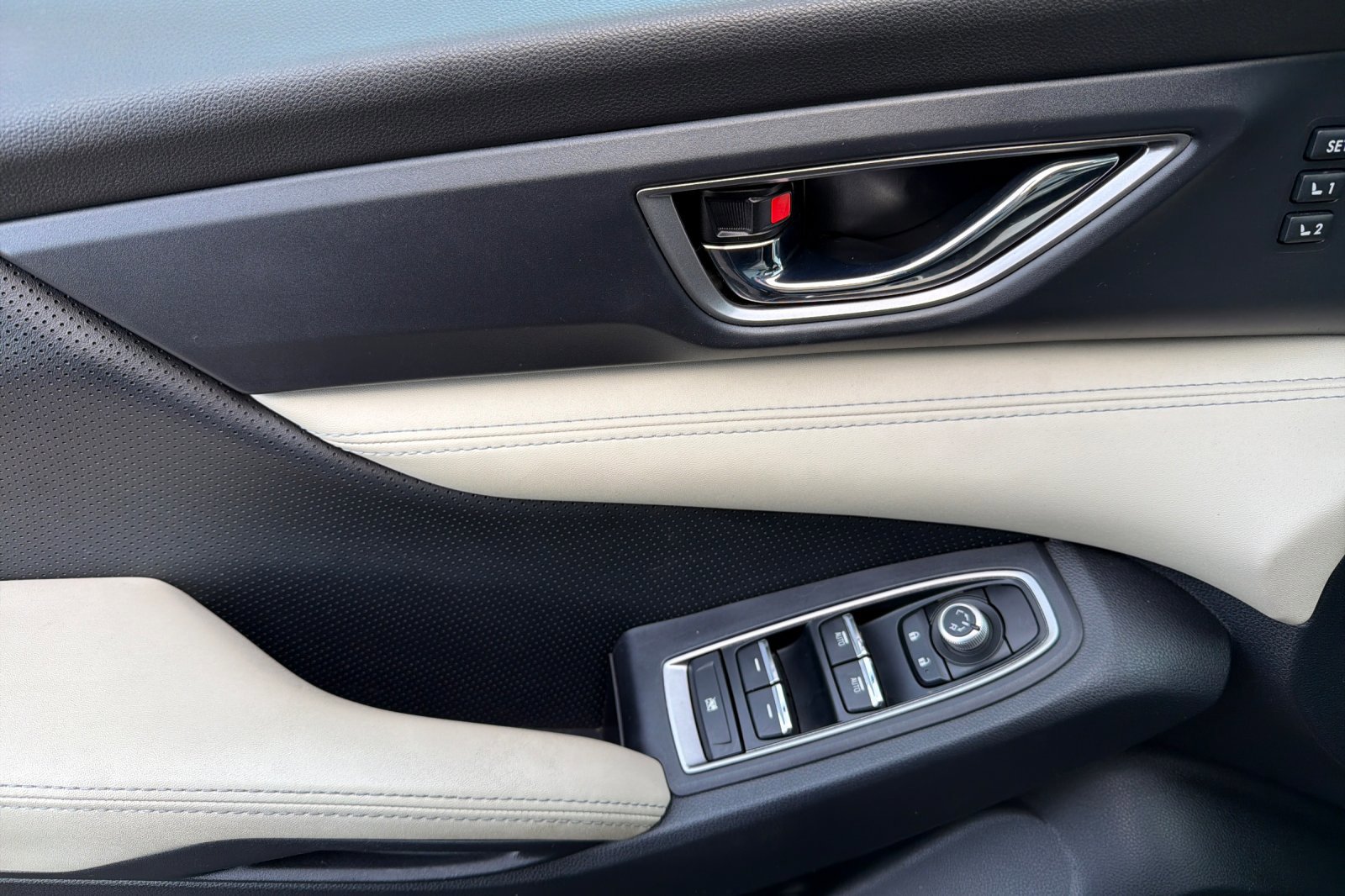 Used 2021 Subaru Ascent Limited w/ Technology Package image 11