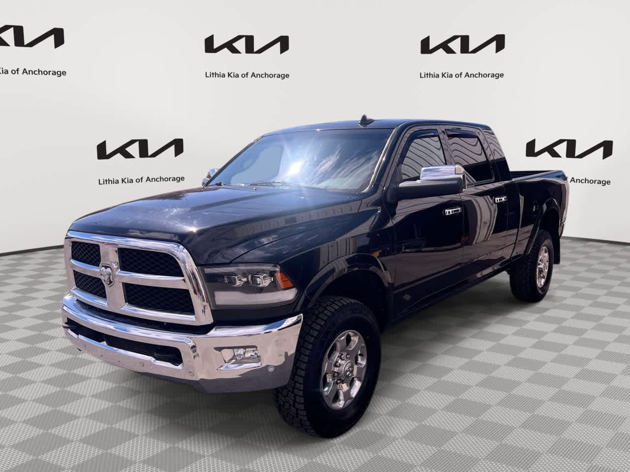 Used 2018 RAM 2500 Laramie w/ Cold Weather Group AWD/4WD image 1