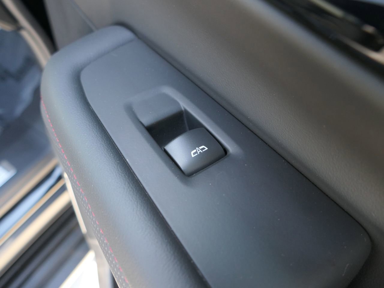 Used 2025 Chevrolet Tahoe RST image 31