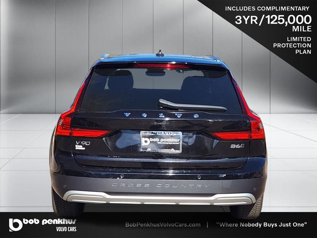Used 2024 Volvo V90 B6 Cross Country Plus w/ Climate Package image 25