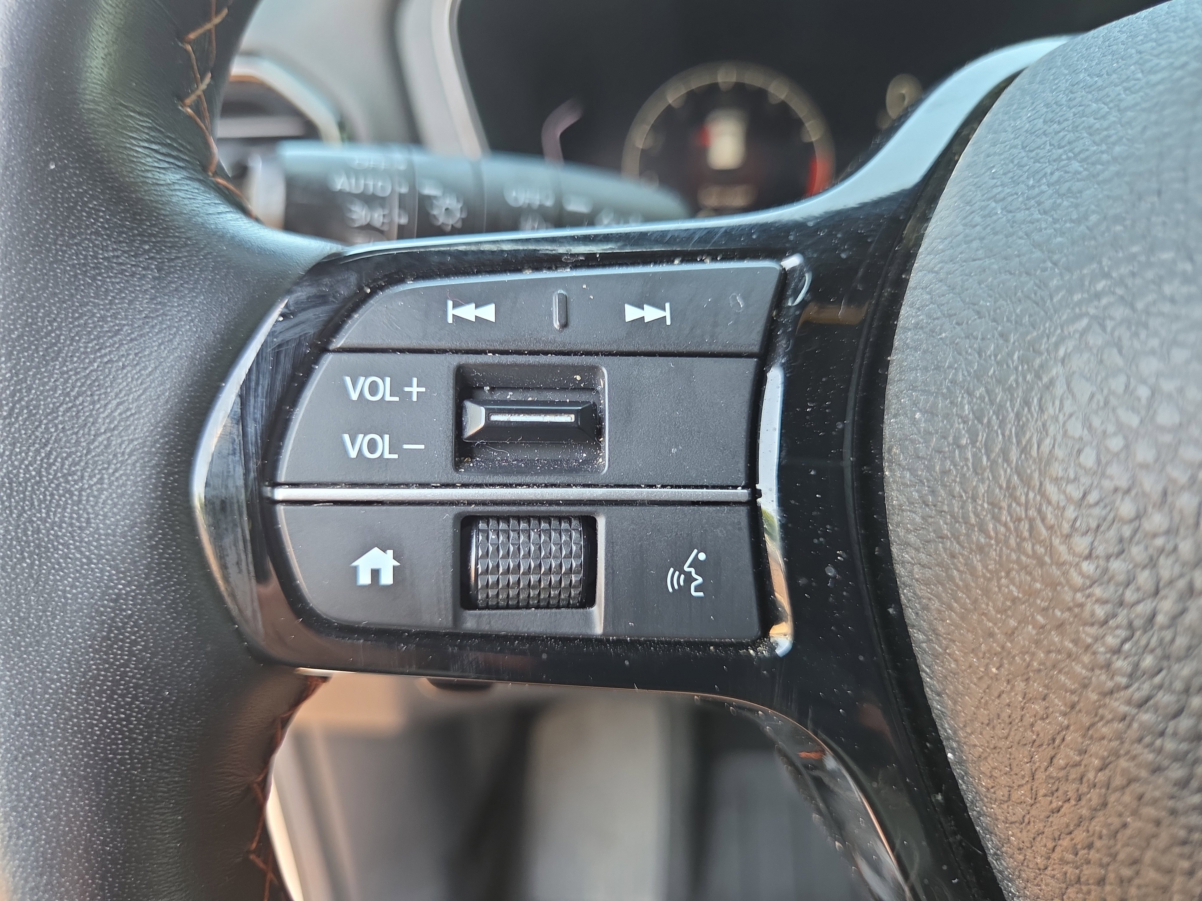 Used 2025 Honda Pilot TrailSport image 32