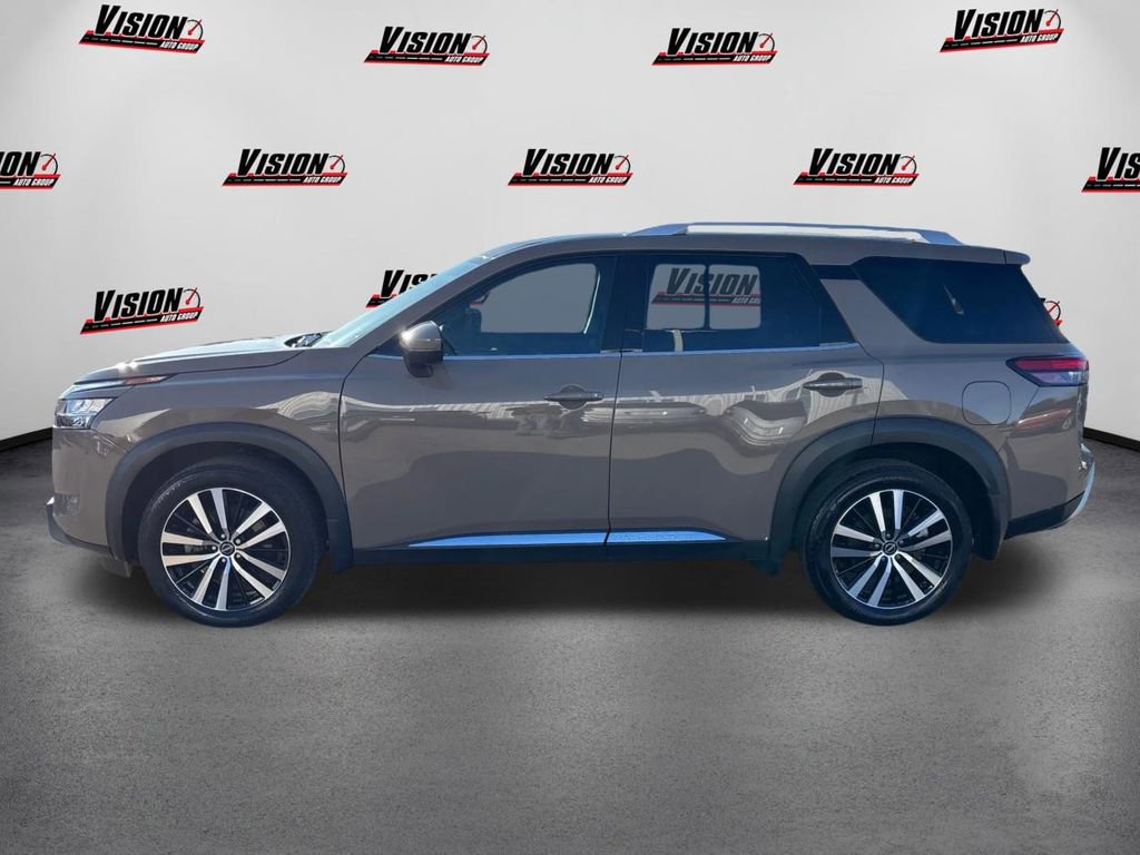 Used 2024 Nissan Pathfinder Platinum w/ Cargo Package image 8