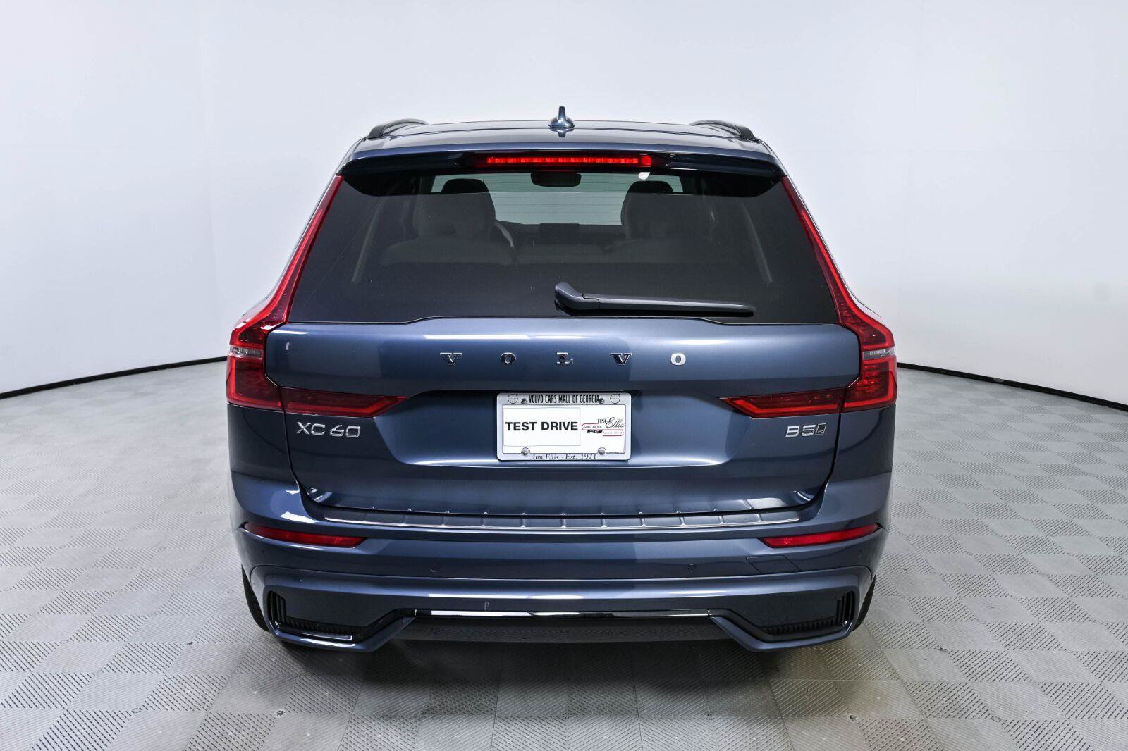 New 2027 Volvo XC60 B5 Ultra AWD/4WD image 28