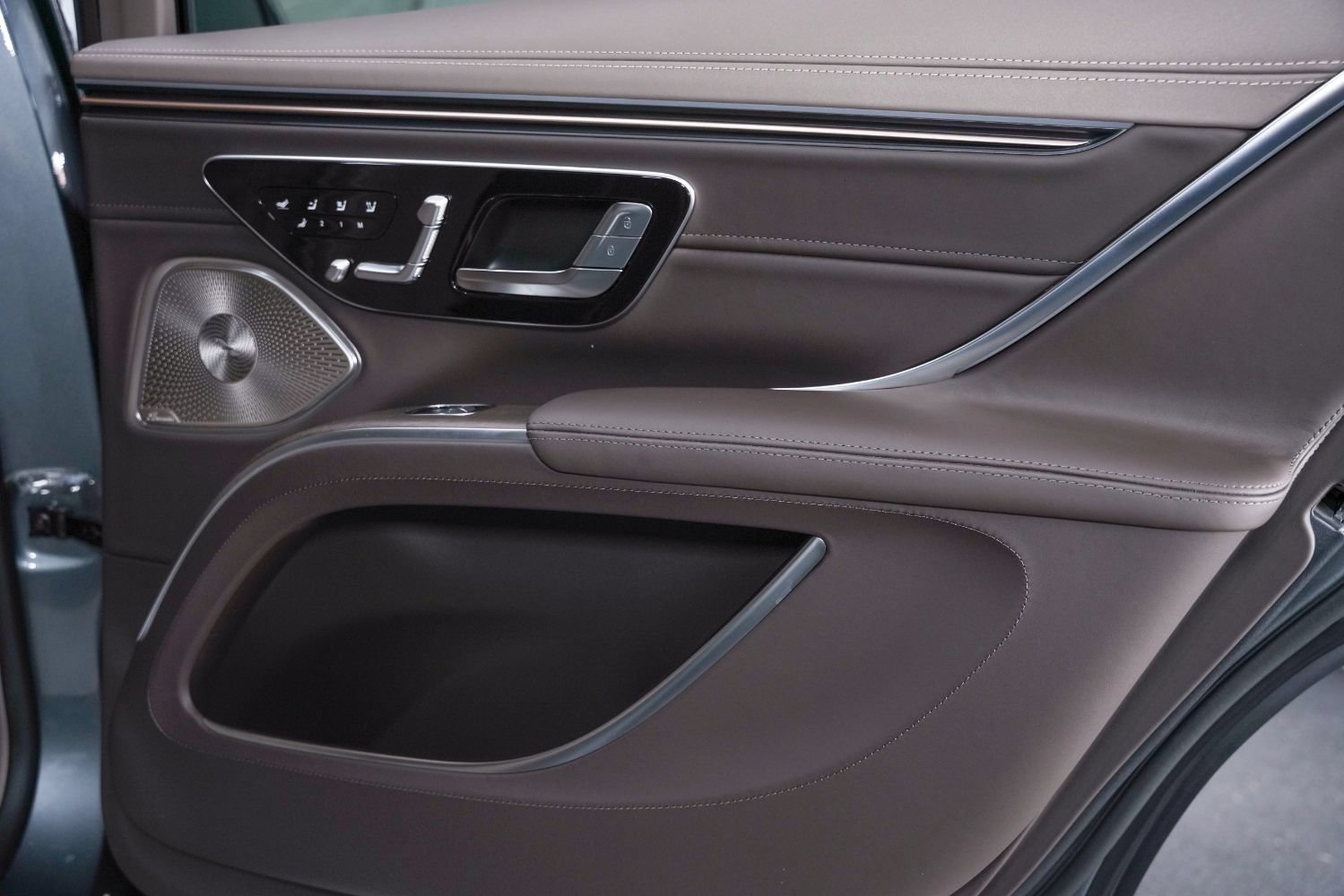 Used 2025 Mercedes-Benz Maybach EQS 680 4MATIC image 46