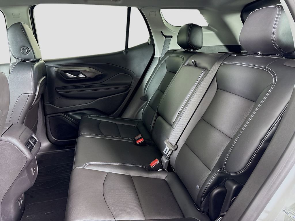 Certified 2024 GMC Terrain SLT w/ Infotainment Package II image 29