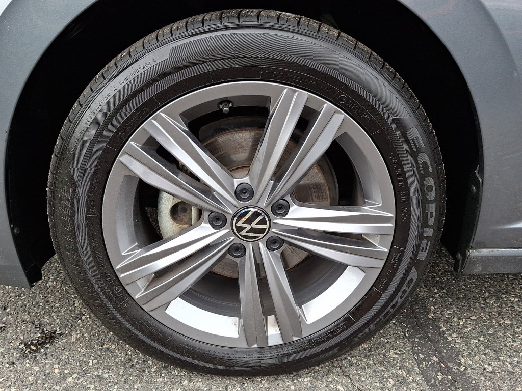 Used 2024 Volkswagen Jetta SE FWD image 6