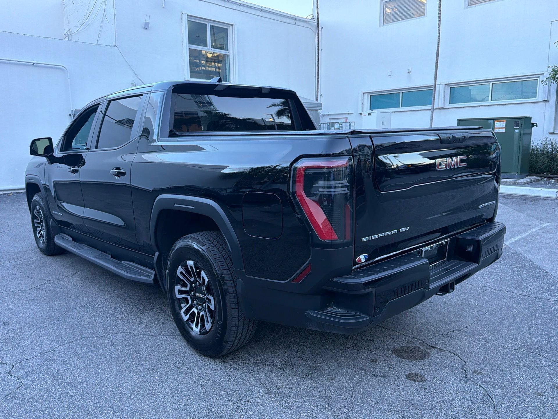 Used 2026 GMC Sierra EV Elevation AWD/4WD image 3