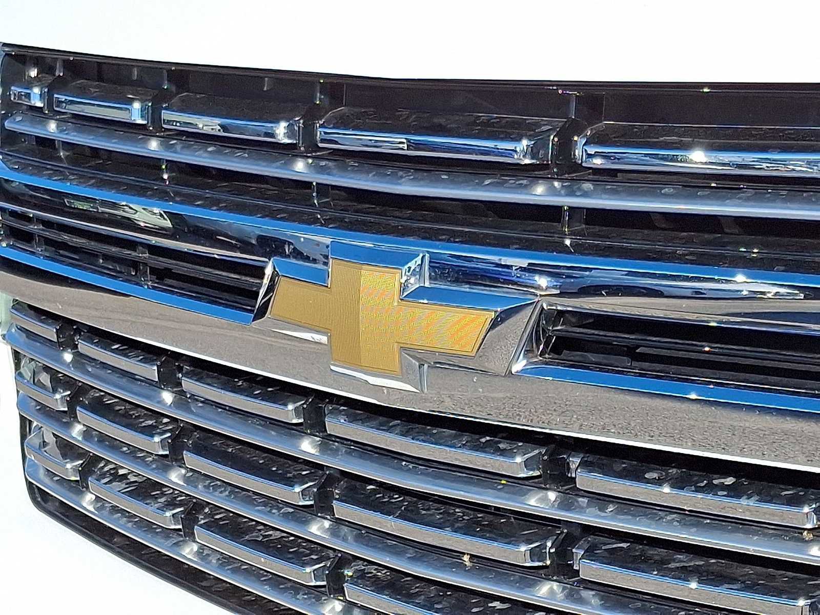 Certified 2023 Chevrolet Suburban Premier image 36